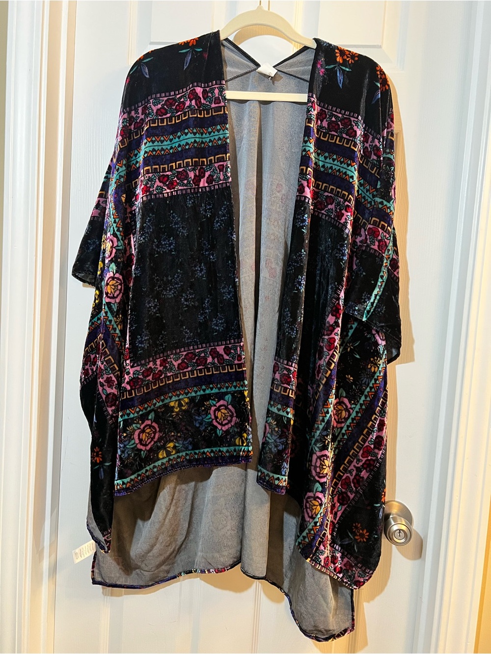 🦋Velvet Floral Akemi +kim open-Front Kimono Jacket -Black with Multicolor Floral